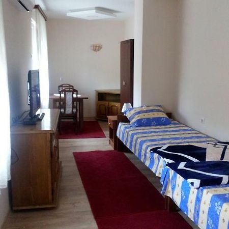 Guest House Green View Pirot Dış mekan fotoğraf